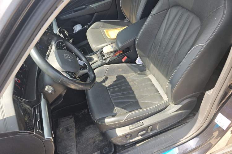 Used Volkswagen Passat 2022 330TSI Starry Luxury Edition Left Front Seat