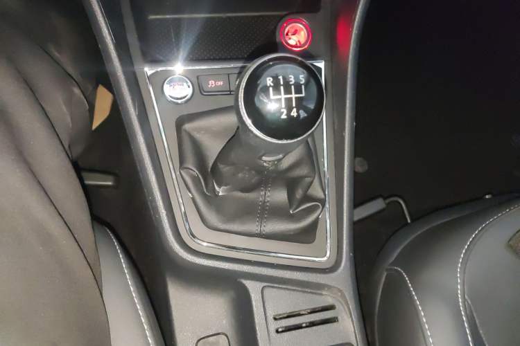 Used Volkswagen Lavida 2017 1.6L Manual Comfort Edition