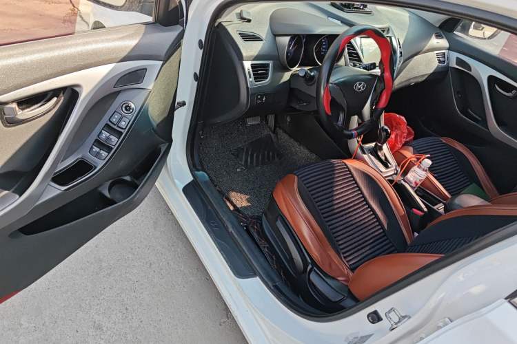 Used Hyundai Elantra (5th Generation / Langdong) 2016 1.6L Automatic Smart Version Driver Seat