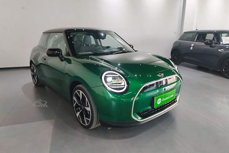 Used MINI Electric COOPER 2024 452km COOPER SE Artist
