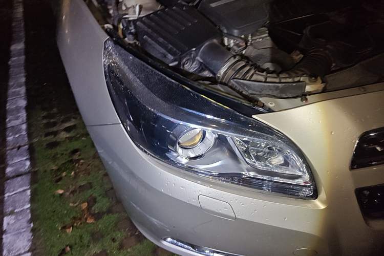 Used Chevrolet Malibu 2014 2.4L Automatic Luxury Edition Right Front Headlight