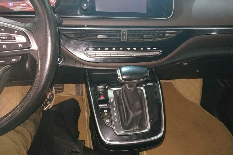 Used GAC Trumpchi M6 2019 270T DCT Luxury Edition (6-seater) China VI Gear Lever