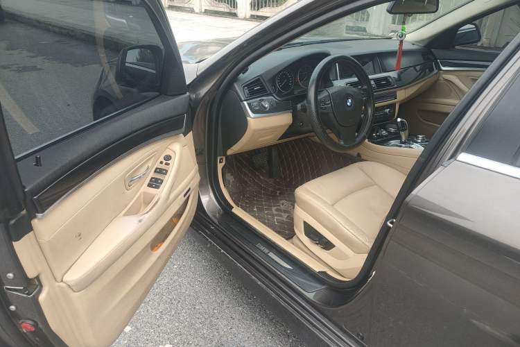 Used BMW 5 Series 2013 520Li Elegant Edition
