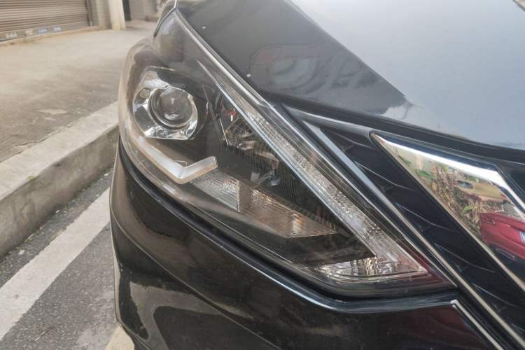 Used Nissan Sylphy 2018 1.6XV CVT Deluxe Edition Right Front Headlight