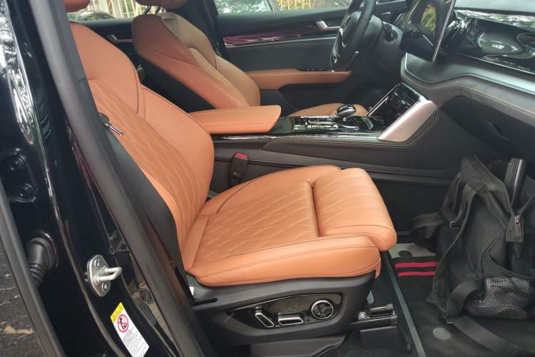 Used BYD Tang New Energy 2023 DM-i Champion Edition 112KM Prestige Model Right Front Seat