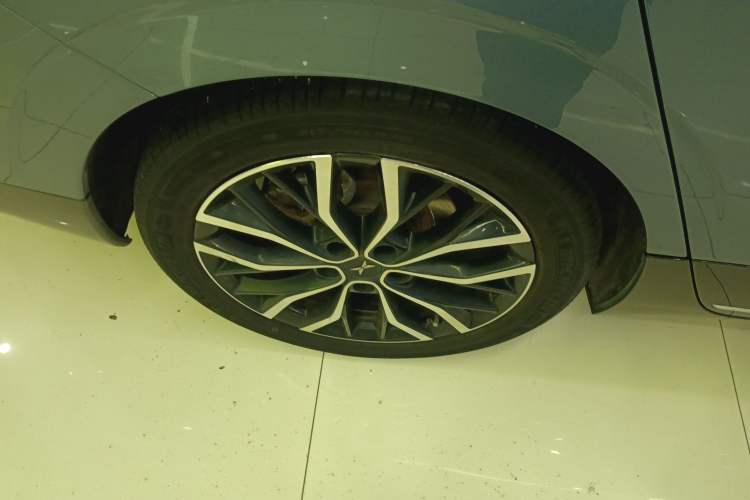 Used XPeng P5 2021 460G+ Right Rear Wheel Hub