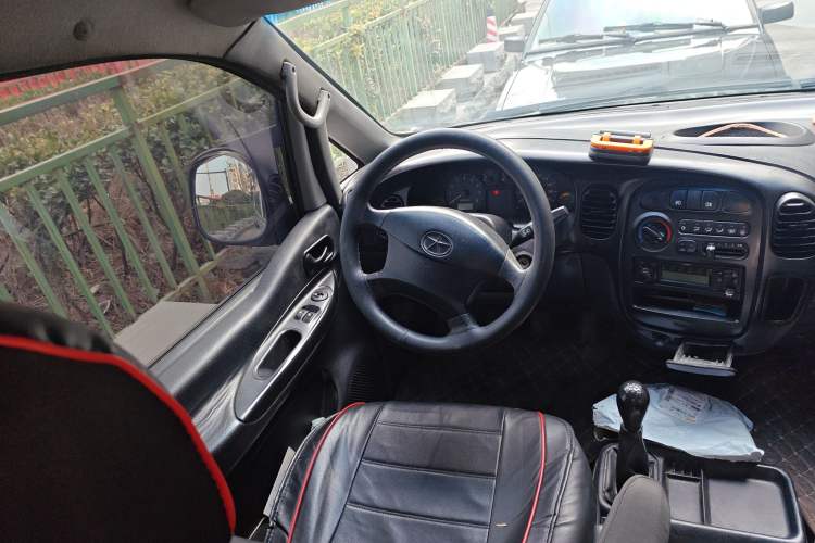 Used JAC Group Refine 2015 2.0L Shuttle Gasoline Long-Wheelbase Comfort Version HFC4GA3-3D
