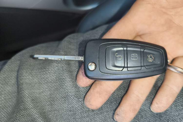 Used Ford Kuga 2015 1.5L GTDi Two-Wheel Drive Fashion Edition Vehicle Key