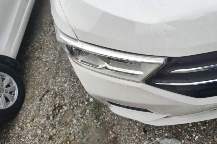 Used Wuling Hongguang 2021 1.5L S Comfort Edition LAR Right Front Headlight