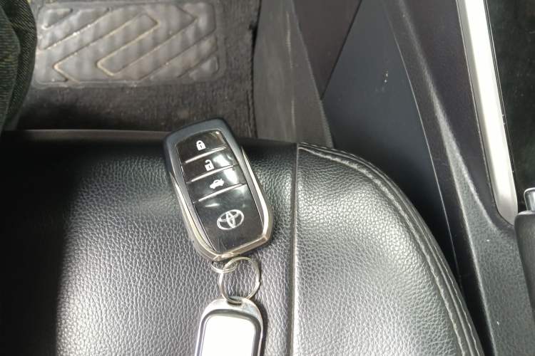 Used Toyota Corolla 2017 Revised Dual-Engine 1.8L E-CVT Leading Edition