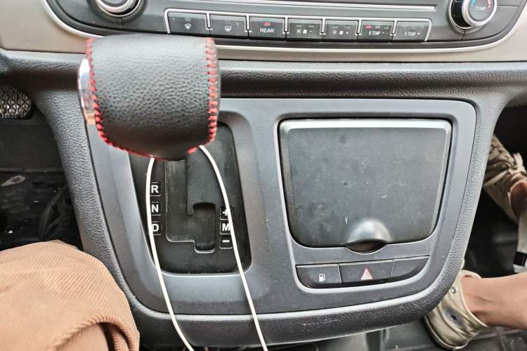 Used SAIC MAXUS G10 2016 2.0T Automatic Elite Edition