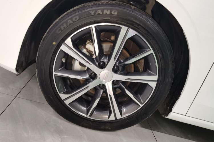 Used Geely Auto Emgrand 2023 4th Generation Champion Edition 1.5L CVT Prestige Model Left Front Wheel Hub