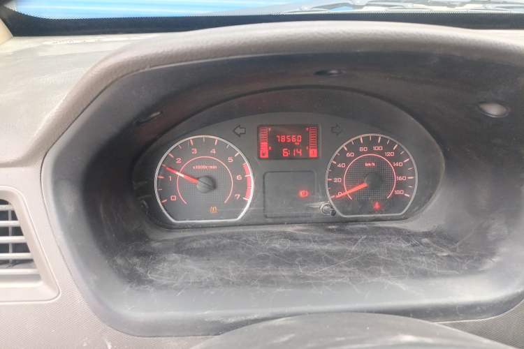 Used Wuling Rongguang S 2021 1.2L Base Model 5-Seater LSI Odometer Close Up