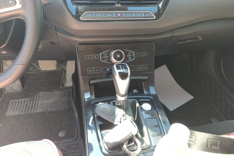 Used Hongqi H5 2019 30TD Dynamic Edition
