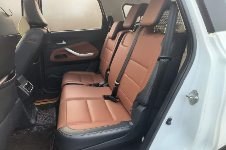 Used BAIC Ruixiang X3 2022 1.5L Manual Luxury Version 7 Seats Left Rear Seat