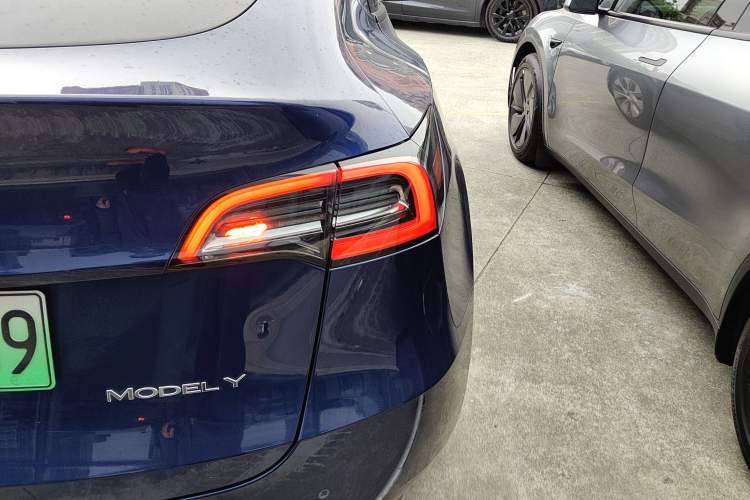 Used Tesla Model Y 2021 Standard Range Rear-Wheel Drive Version