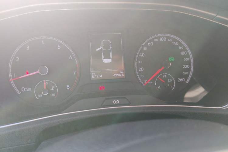 Used Volkswagen T-ROC 2018 280TSI DSG Two-Wheel Drive Advanced Version China V Emission Standard
