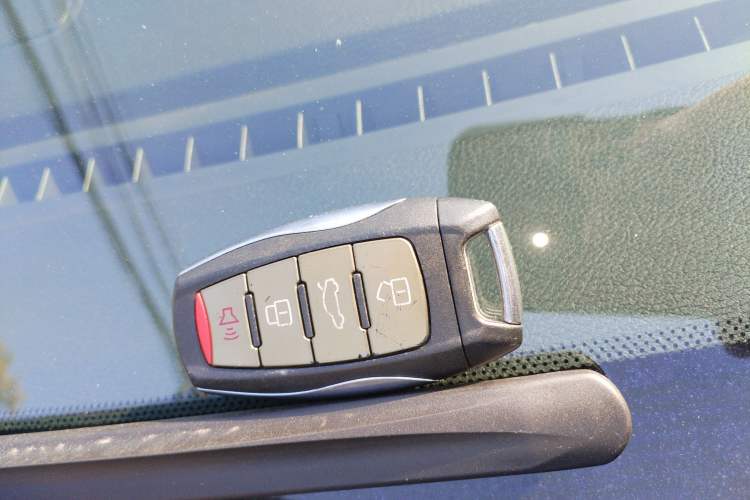 Used Haval H8 2015 2.0T Two-Wheel-Drive Luxury Version
