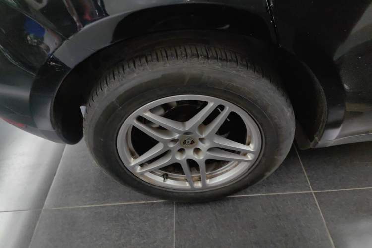 Used Porsche Macan 2014 Macan 2.0T Exterior 5