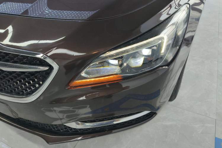 Used Buick LaCrosse 2018 20T Elite Edition Left Front Headlight