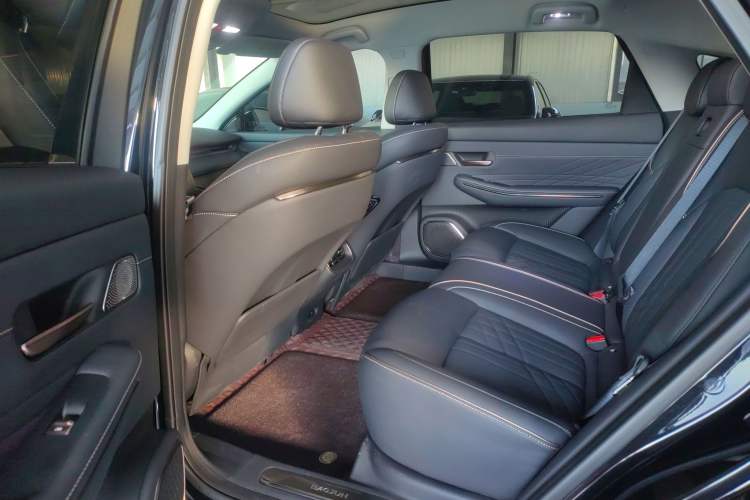 Used Baojun Enjoy 2025 Plug-in Hybrid 140km Luxury Edition
