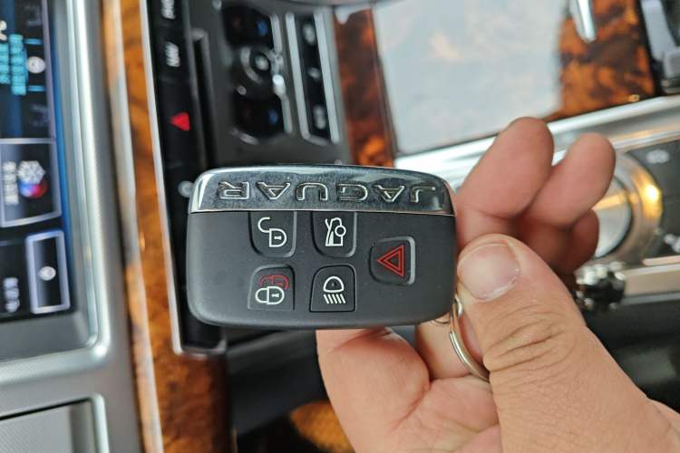 Used Jaguar XF 2014 XF 2.0T Luxury Edition
