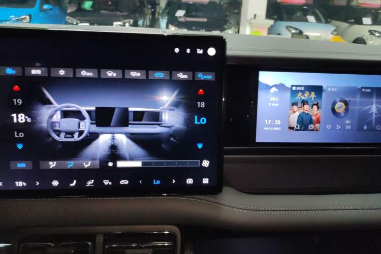 Used Formula Leopard 5 2023 Navigator Edition Audio And AC Panel