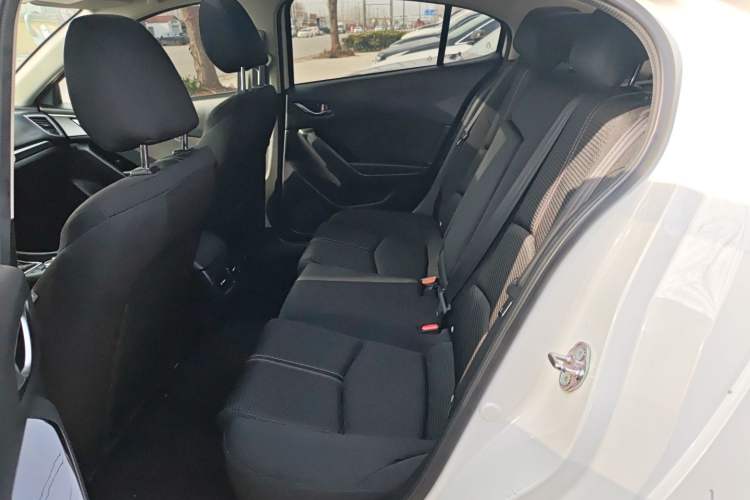 Used Mazda Mazda 3 Axela 2017 Sedan 1.5L Automatic Luxury Model Emission Standard China V
