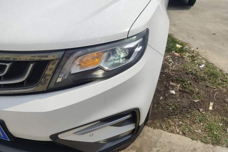 Used Geely Auto Emgrand X7 Sport 2018 1.8TD Automatic Two-Wheel Drive Smart Connect 4G Internet Edition
