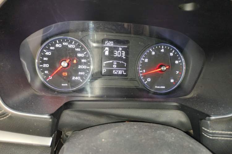 Used Roewe RX5 2019 20T Two-Wheel Drive Automatic 4G Connected Platinum Edition Odometer Close Up