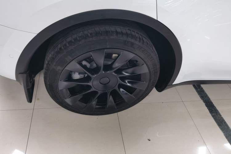 Used Tesla Model Y 2022 Long-Range All-Wheel-Drive Version
