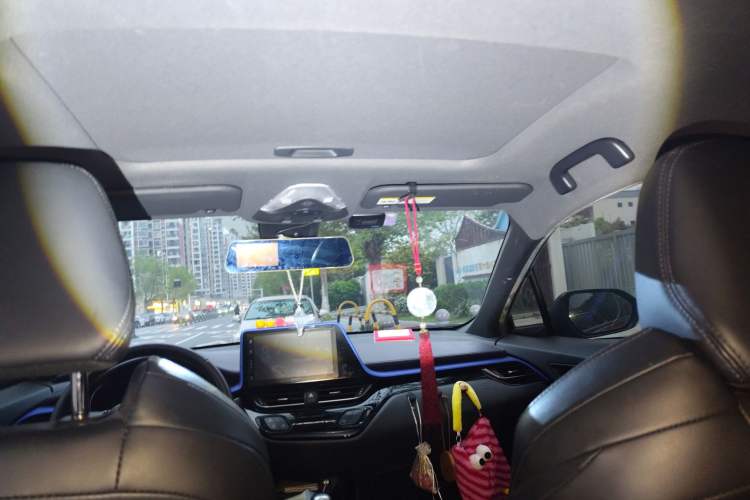 Used Toyota IZOA 2018 2.0L Yixuan Sunroof Version China V Standard Headliner