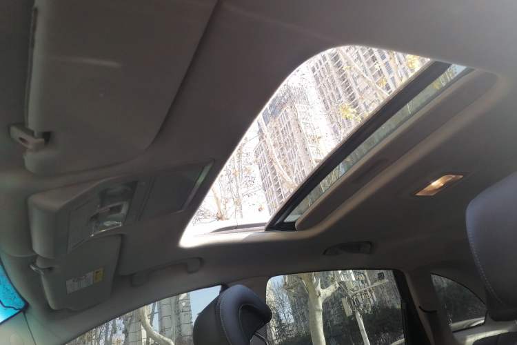 Used Chevrolet Captiva 2015 2.4L 4x4 Flagship Edition 7-Seater