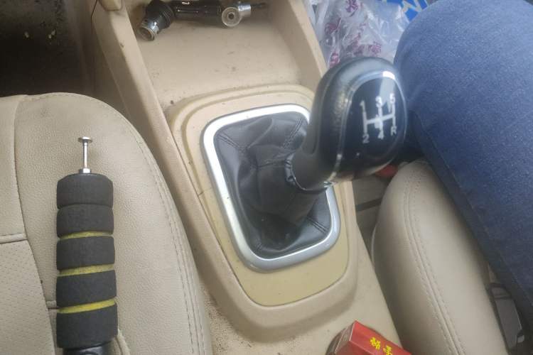 Used Karry K50 2015 1.5L Manual Luxury Model Gear Lever