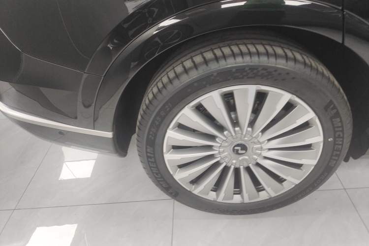 Used ONVO Luxeed L90 2025 Model—Max Six-Seater Version