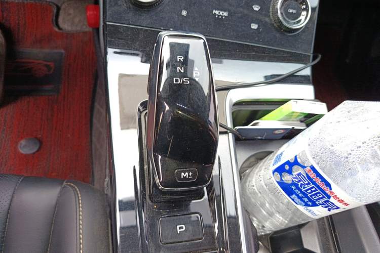 Used Bestune B70 2021 1.5T Automatic 15th Anniversary Edition Gear Lever