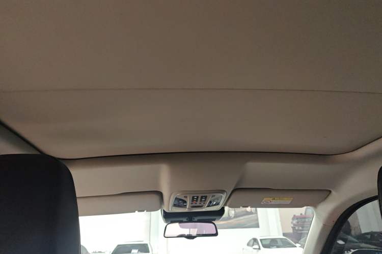 Used Wey VV5 2019 Upgraded Model 2.0T Two-Wheel Drive Ultra-Luxury Version China V Standard