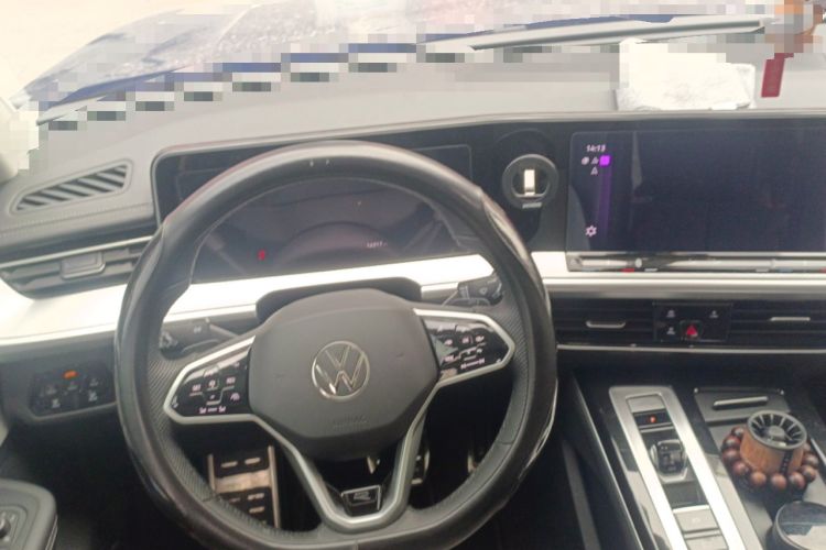 Used Volkswagen Tavendor 2024 380TSI All-Wheel-Drive R-Line Cruise Premium Edition Steering Wheel