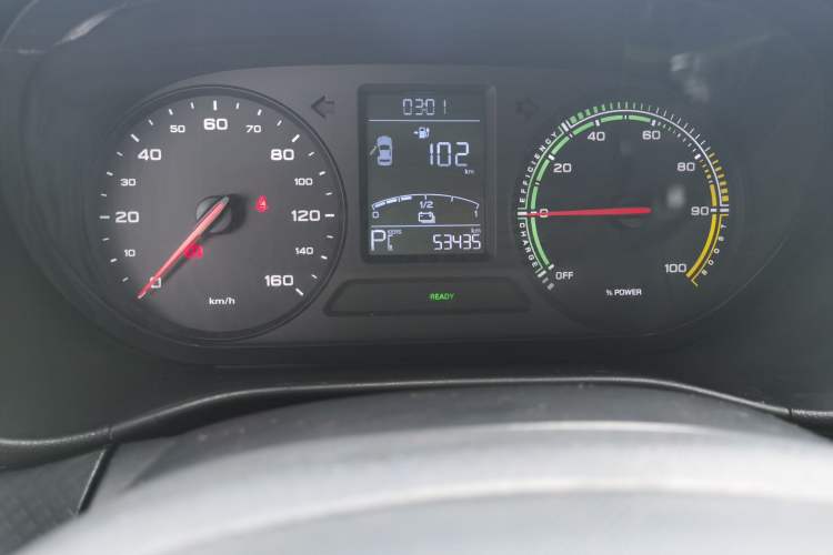 Used Roewe Clever 2021 302km Excellence Edition Odometer Close Up