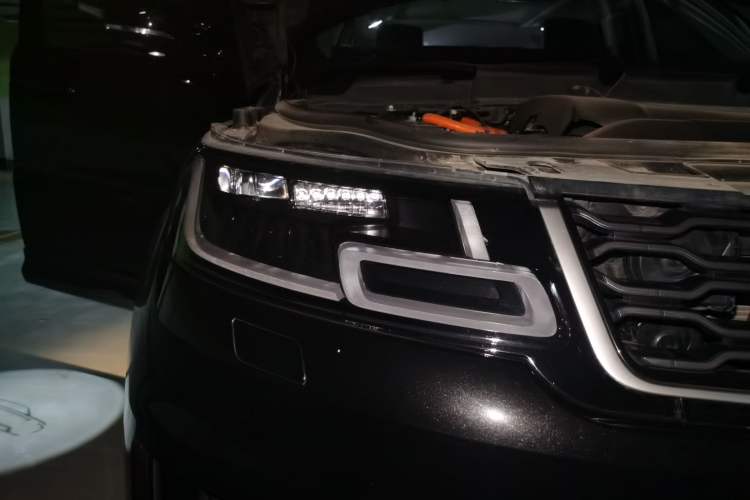 Used Land Rover Range SportNew Energy 2022 P400e SE Right Front Headlight