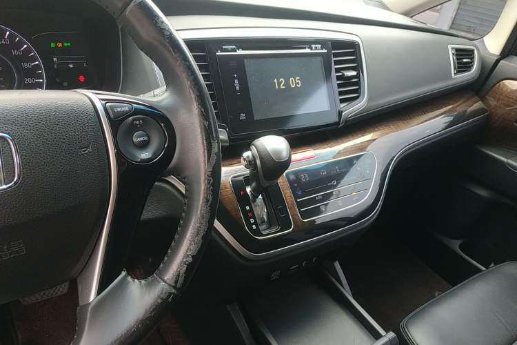 Used Honda Odyssey 2015 Updated Version 2.4L Smart Edition