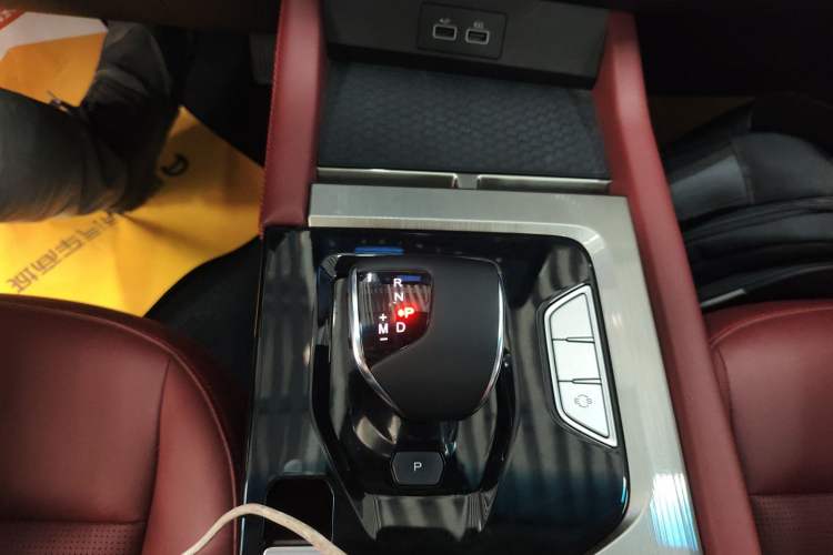 Used JETOUR X70 2024 1.5T DCT Glory PRO 5-Seater
