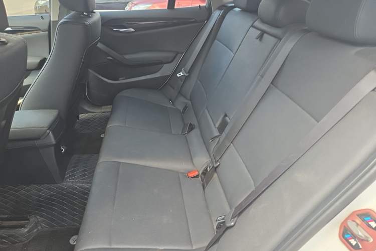 Used BMW X1 2015 sDrive18i Leading Edition
