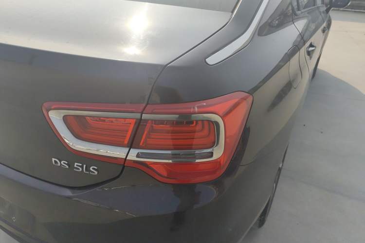 Used DS 5LS 2014 1.6T Elegant Version THP160