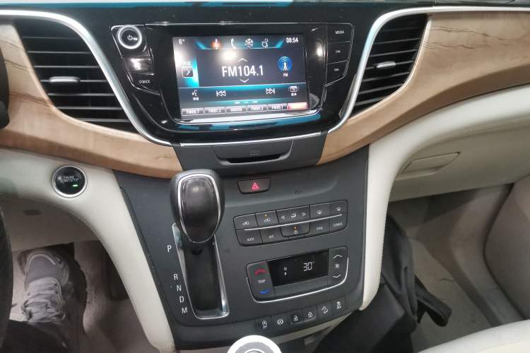 Used Buick GL8 2017 ES 28T Comfort Model China V Standard