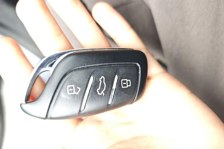 Used Roewe RX5 2020 PLUS 300TGI Automatic Ali National Style Ronglin Edition Vehicle Key