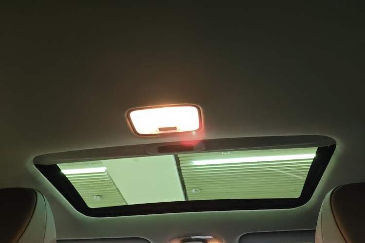 Used Hyundai Elantra 2021 1.5L CVT LUX Prestige Edition Headliner