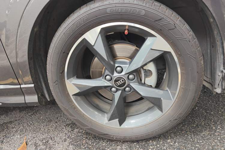 Used Audi Q3 2023 35 TFSI Fashion Dynamic Model (1.4T)
