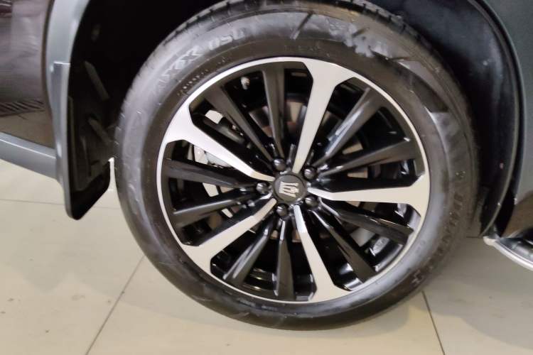 Used Toyota Crown Kluger 2021 2.5L HEV Four-Wheel Drive Luxury Edition Right Rear Wheel Hub