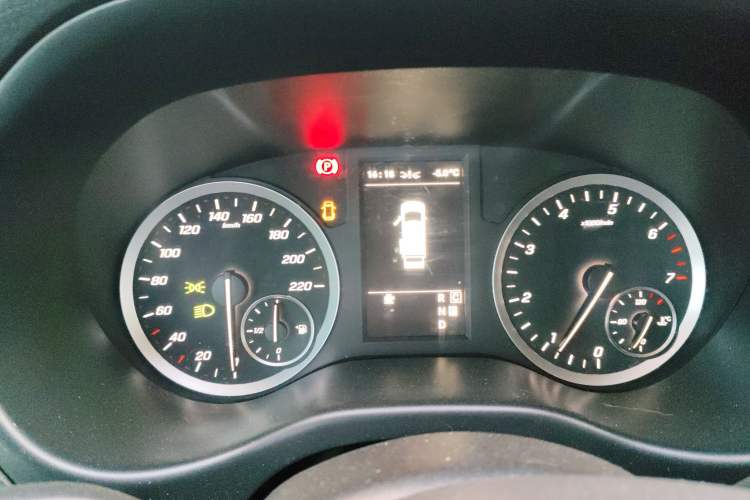 Used Mercedes-Benz Vito 2021 2.0T Business Version 7 Seats Instrument Cluster